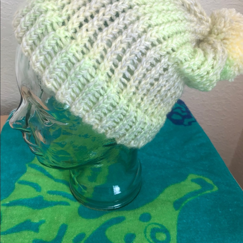 Line green ski hat - Medium - Large